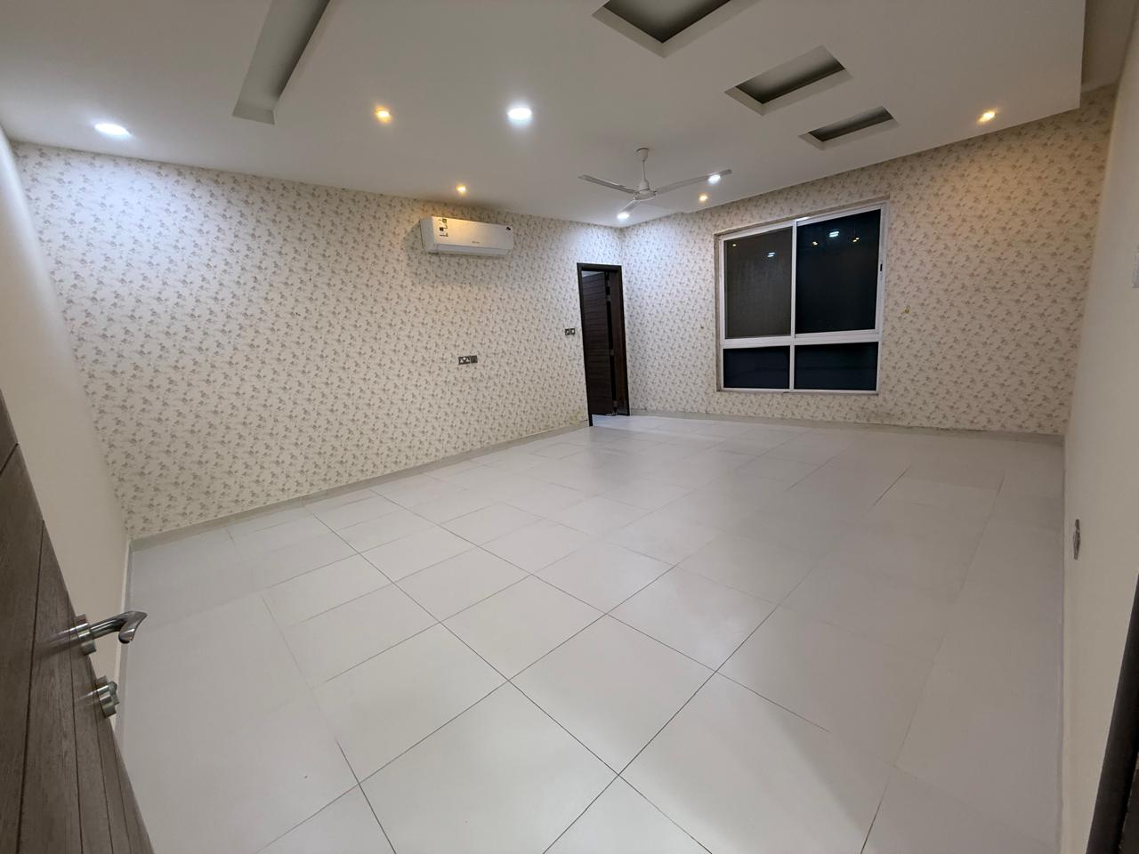 property 551 image 1