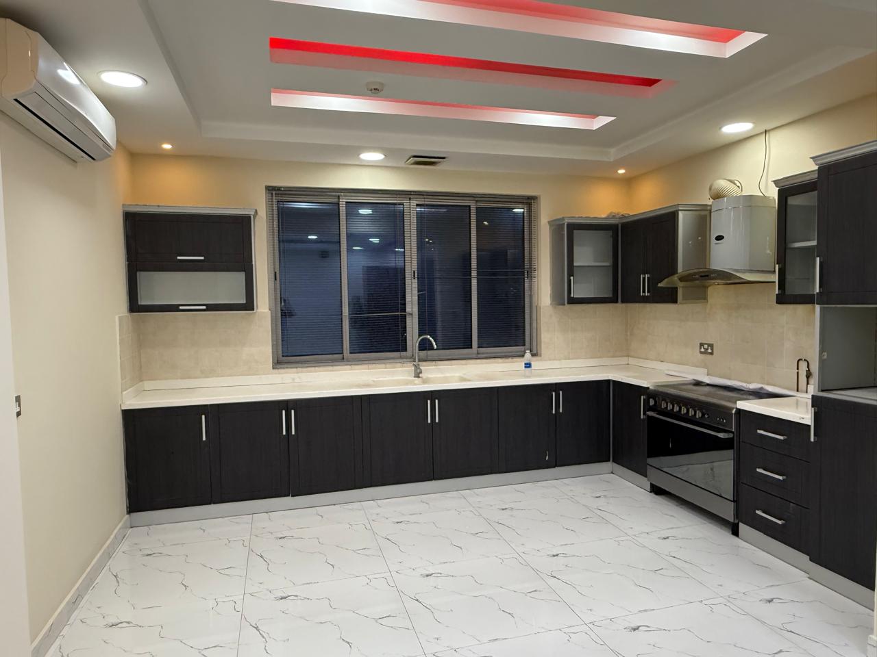 property 551 image 9