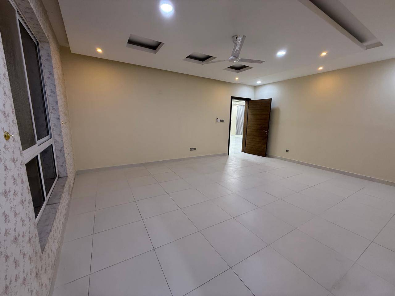 property 551 image 11