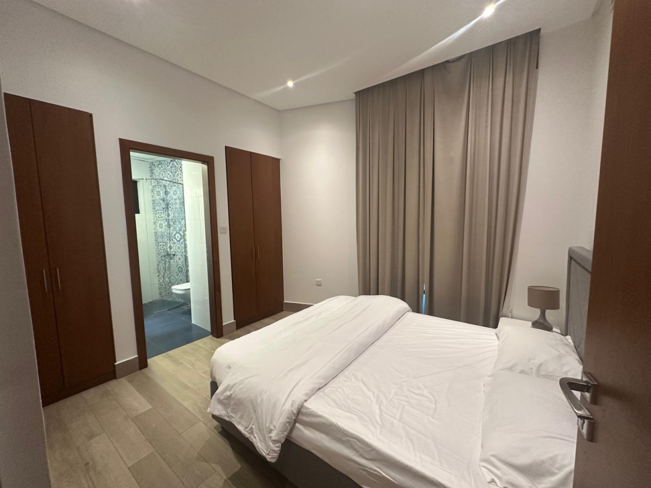 property 557 image 4