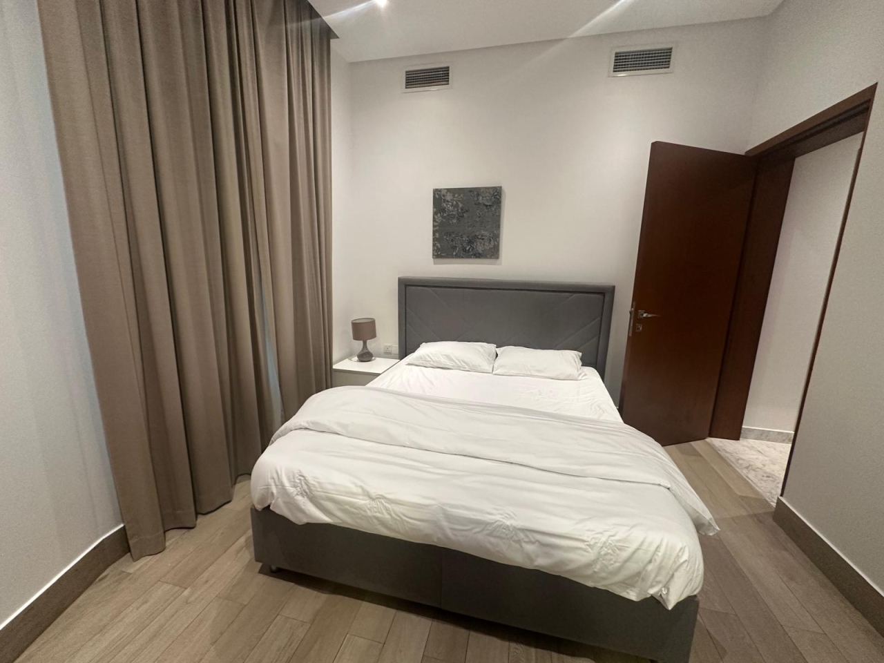 property 557 image 5