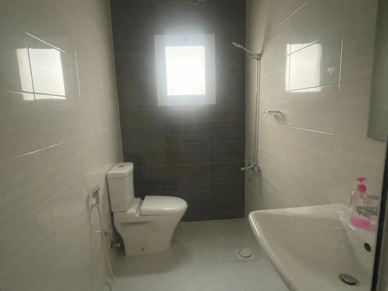 property 558 image 7