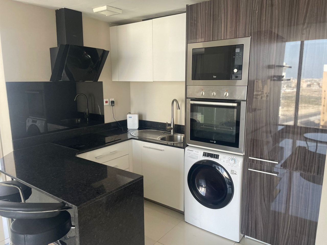 property 560 image 3